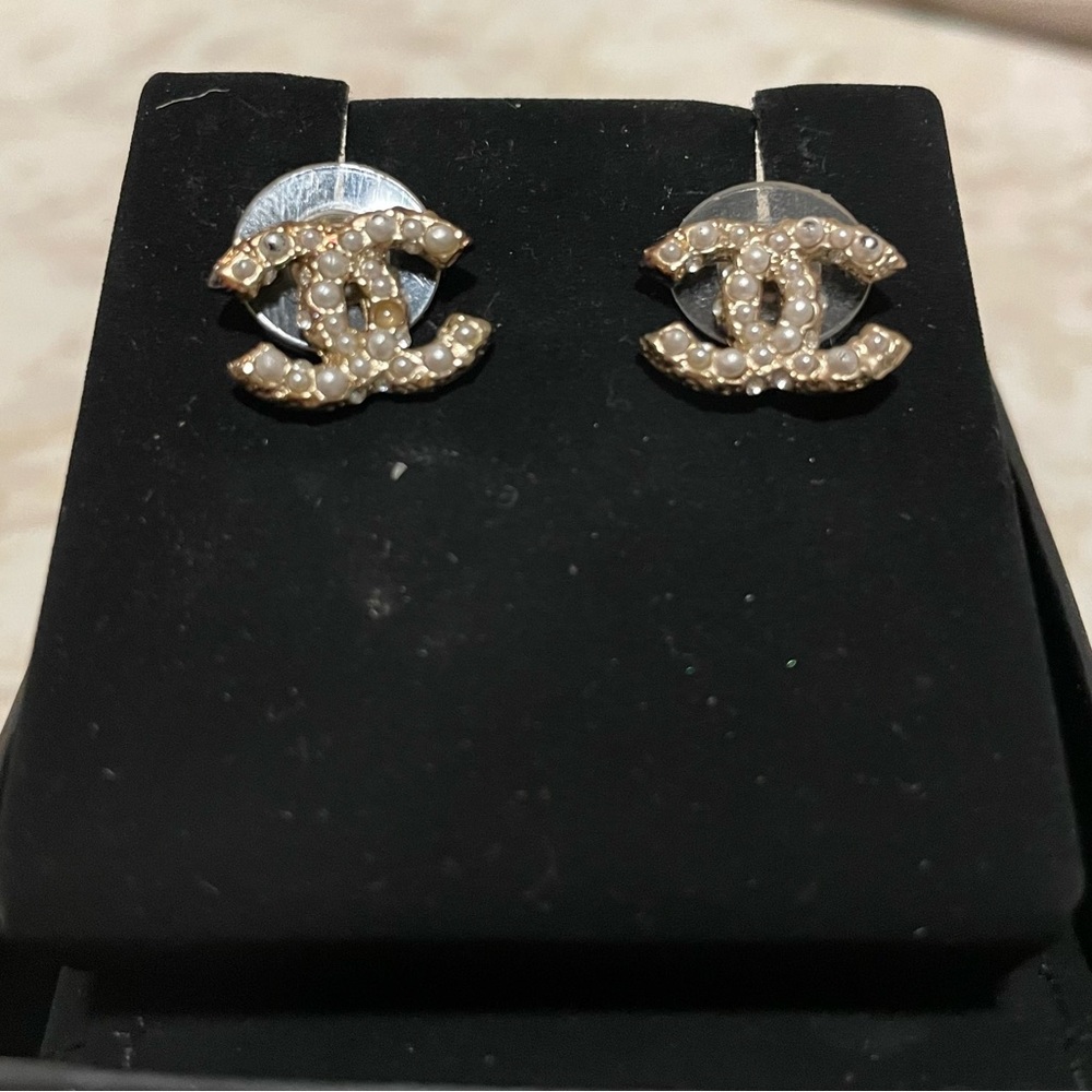 Chanel C earrings